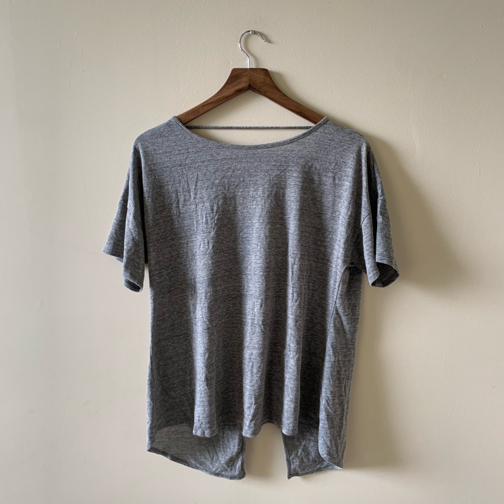 Elizabeth and James Kiara tee